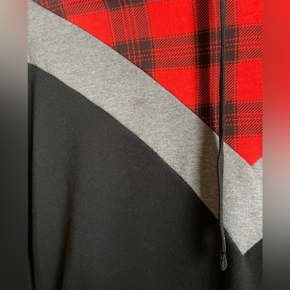 flirtitude Activewear Short Sleeve Hooded Sweatshirt - Picture 2 of 6